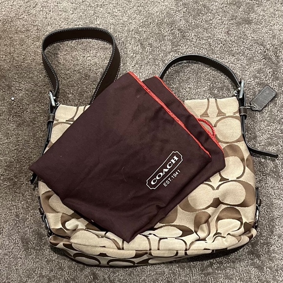 COACH large signature C hobo - Picture 2 of 2